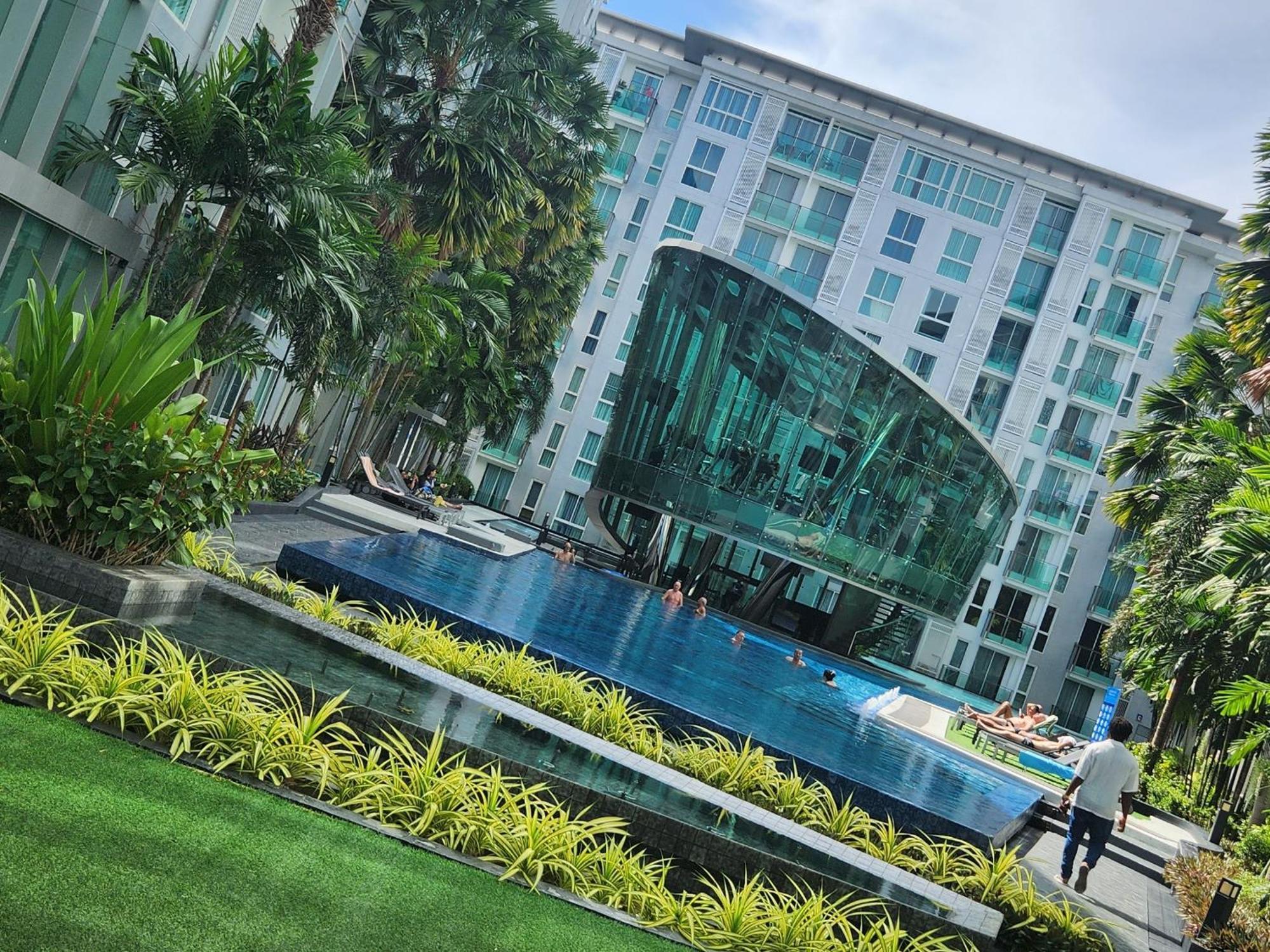 City Center Residentes Ccr Pattaya Y Luaran gambar